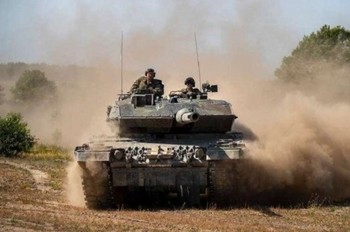 Tank-Leopard.jpg